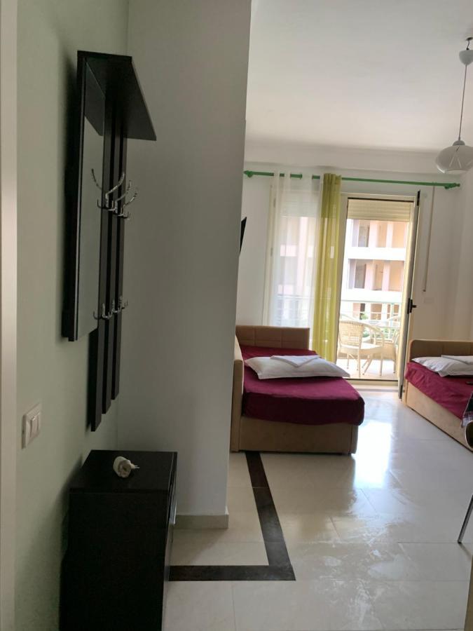 Duki'S Apartments Орикум Экстерьер фото